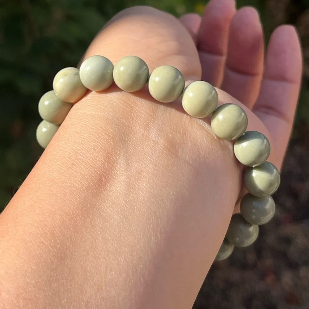 10mm stretchable‎ green Alashan agate bracelet